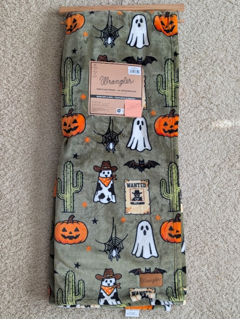 Wrangler Western Halloween Icon Oversized Halloween Plush Throw🕷 - Picture 2 of 9